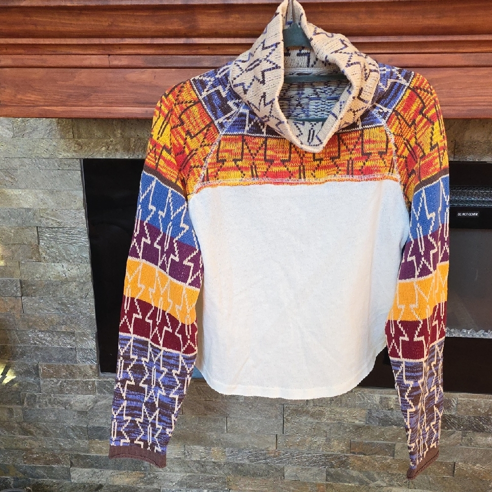 FREE PEOPLE light Knit Sweater. NWOT. Small